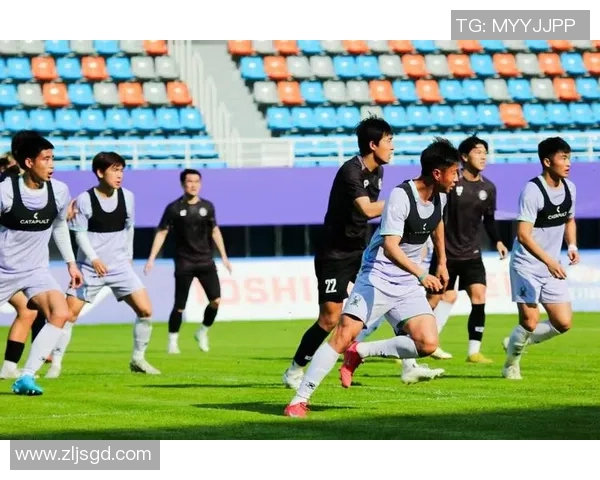 杭州足球队加速转型探索新战术引发热议与期待 杭州足球队加速转型探索新战术引发热议与期待